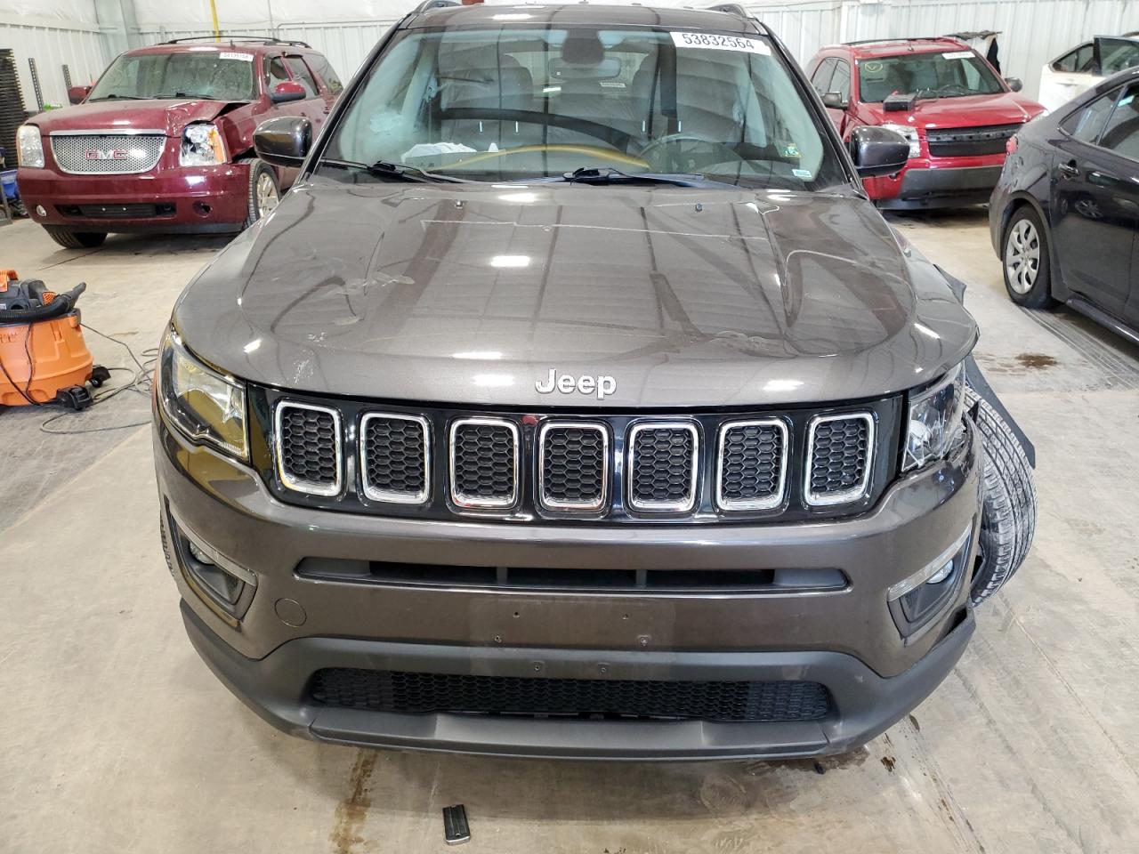 3C4NJDBB4KT641361 2019 Jeep Compass Latitude