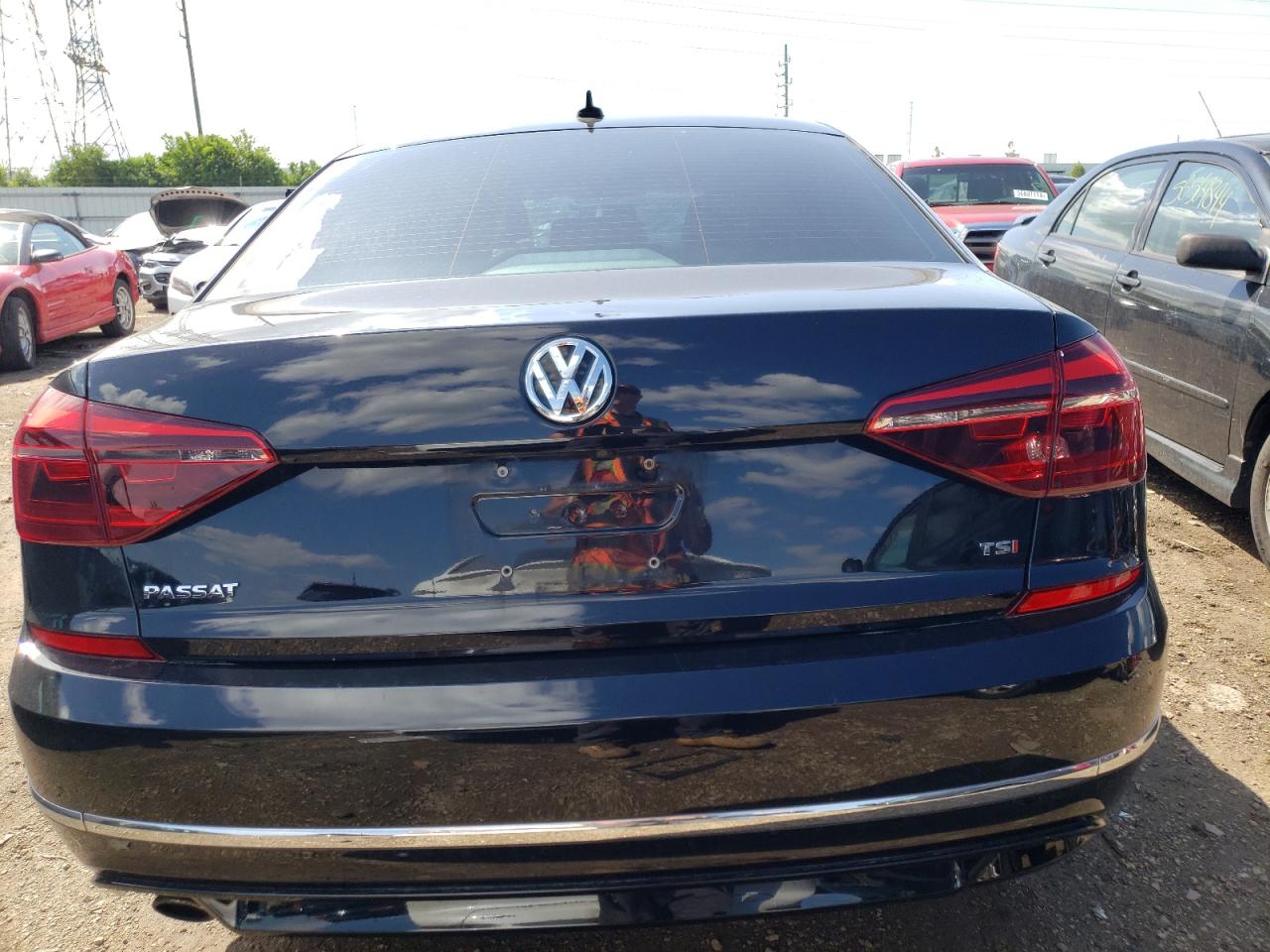 1VWAA7A39JC029755 2018 Volkswagen Passat S