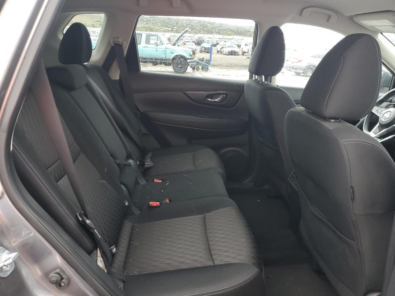 KNMAT2MV4HP531833 NISSAN ROGUE 2017
