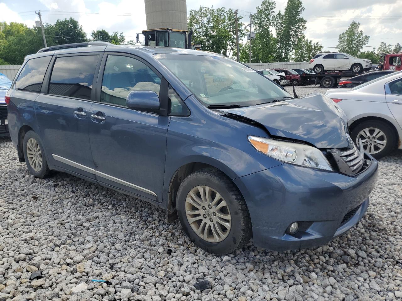 5TDYK3DC7GS726125 2016 Toyota Sienna Xle