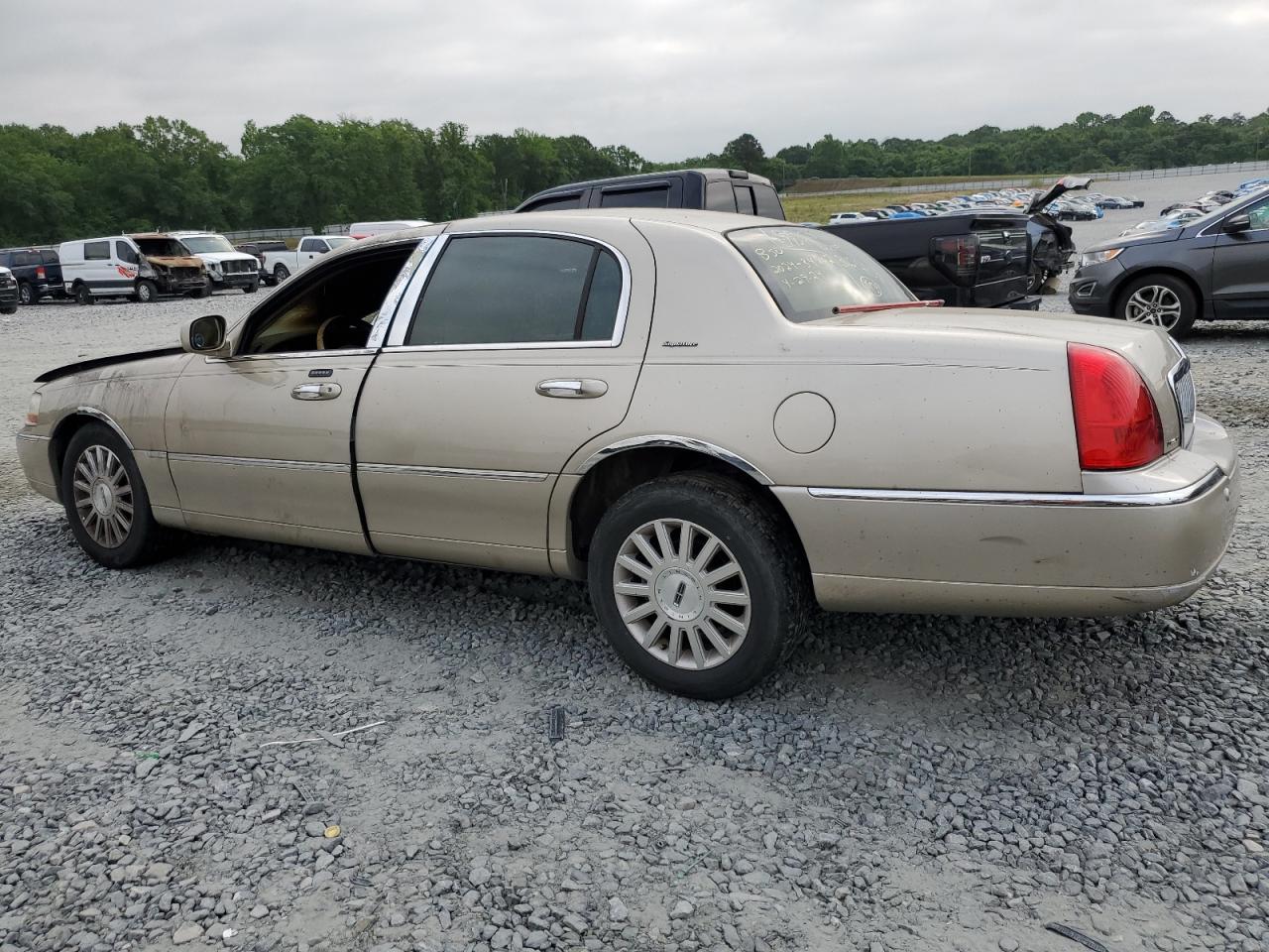 1LNHM81W34Y617727 2004 Lincoln Town Car Executive