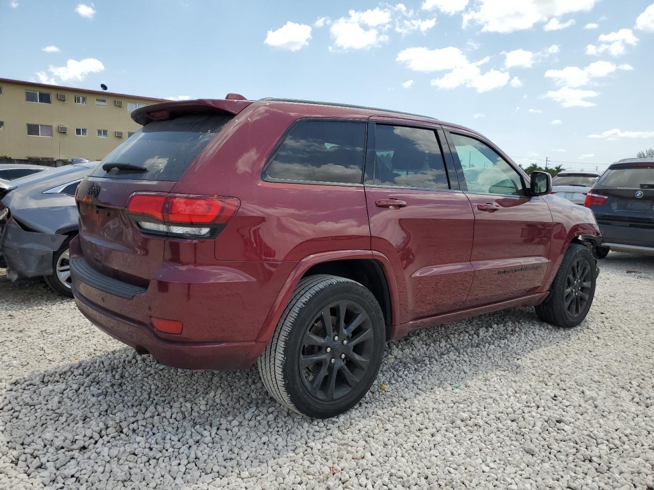 1C4RJEAG0NC127527 2022 Jeep Grand Cherokee Laredo E