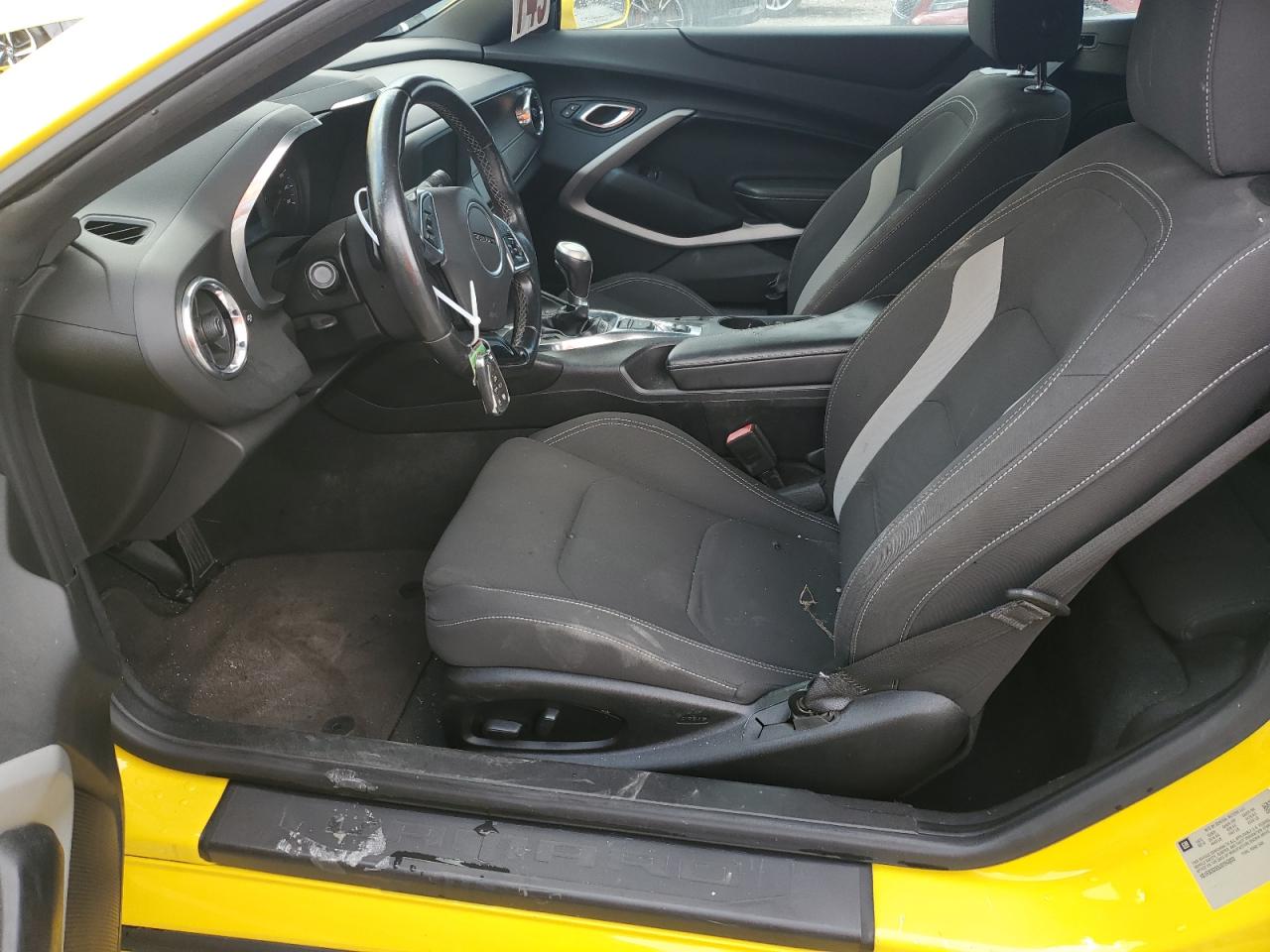 1G1FB3DS9J0155853 2018 Chevrolet Camaro Lt