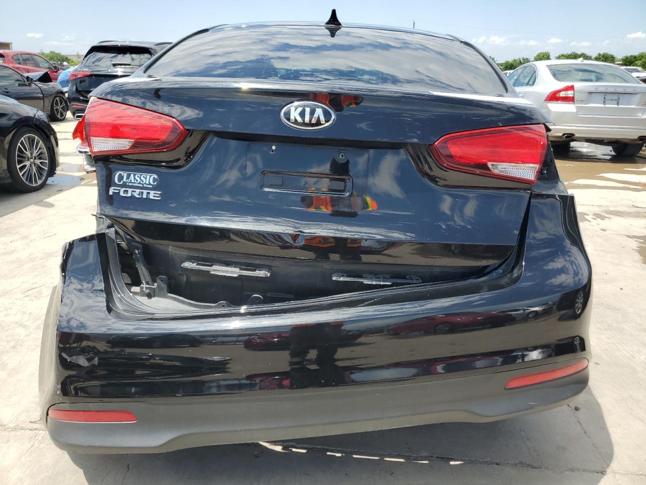 2017 Kia Forte Lx vin: 3KPFK4A77HE028453