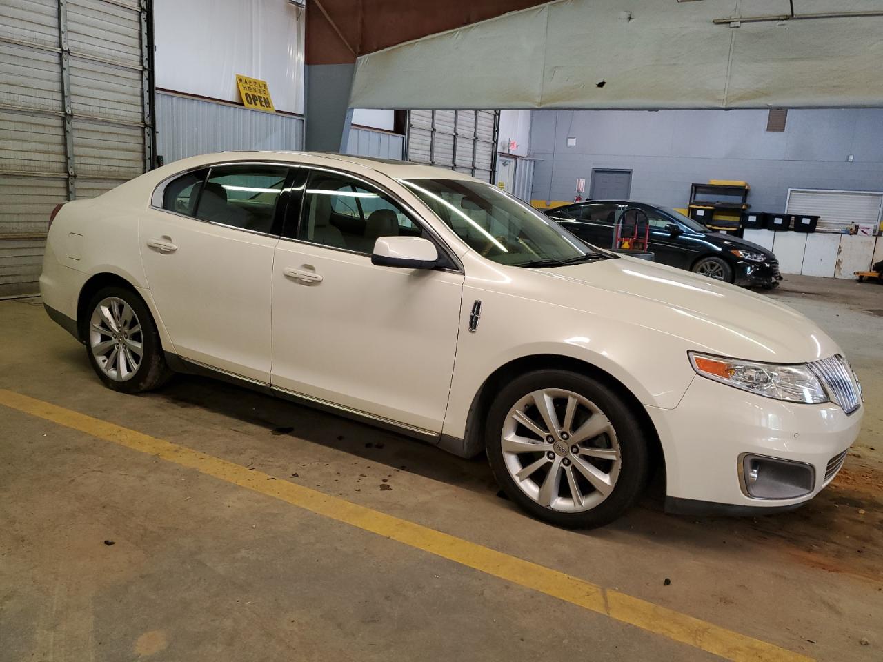 1LNHM94R49G607409 2009 Lincoln Mks