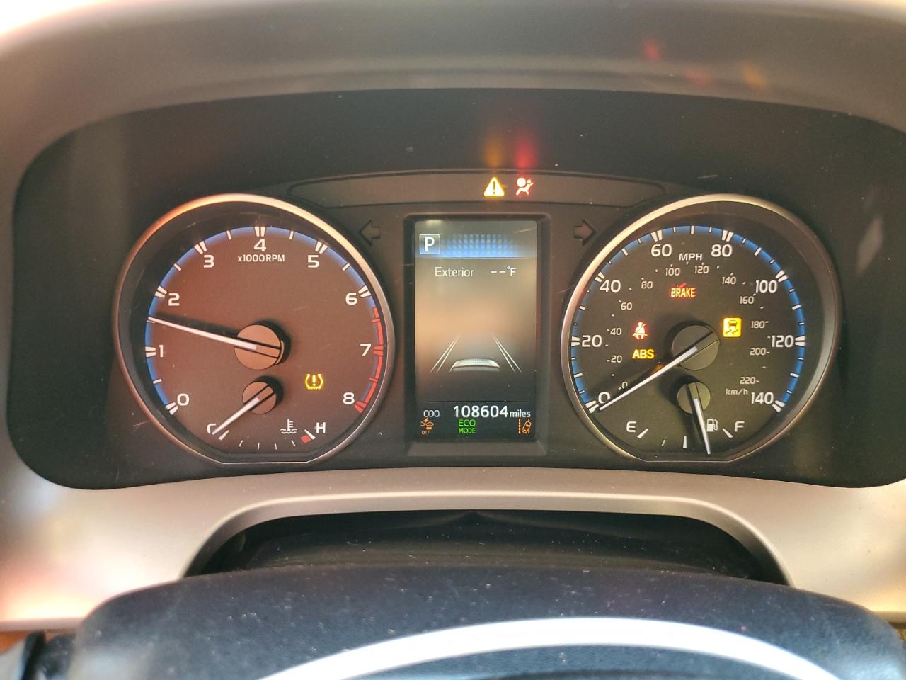 JTMWFREV7HJ108705 2017 Toyota Rav4 Xle