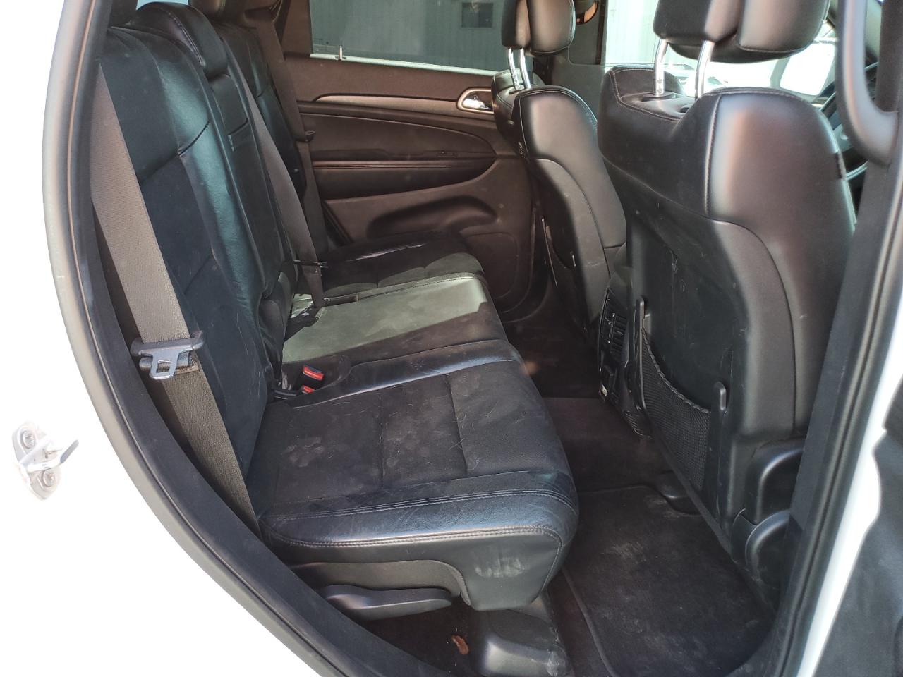 1C4RJFAG0JC266895 2018 Jeep Grand Cherokee Laredo