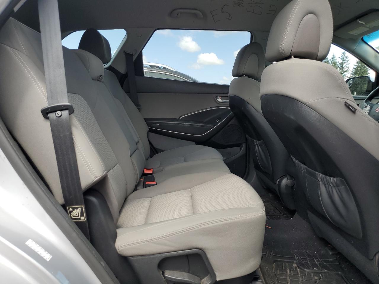 KM8SM4HF7HU175679 2017 Hyundai Santa Fe Se