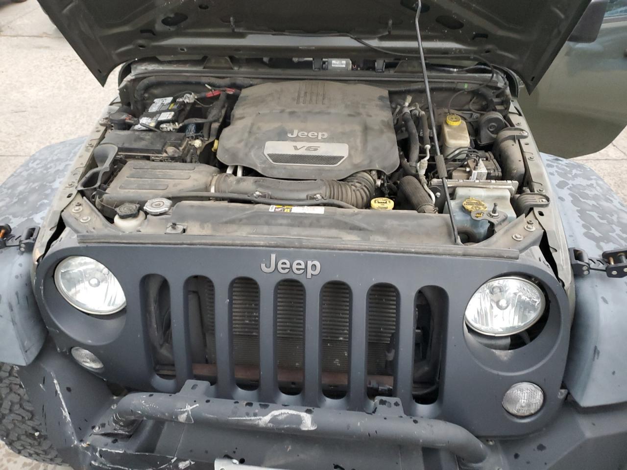 1C4BJWDG2GL160535 2016 Jeep Wrangler Unlimited Sport