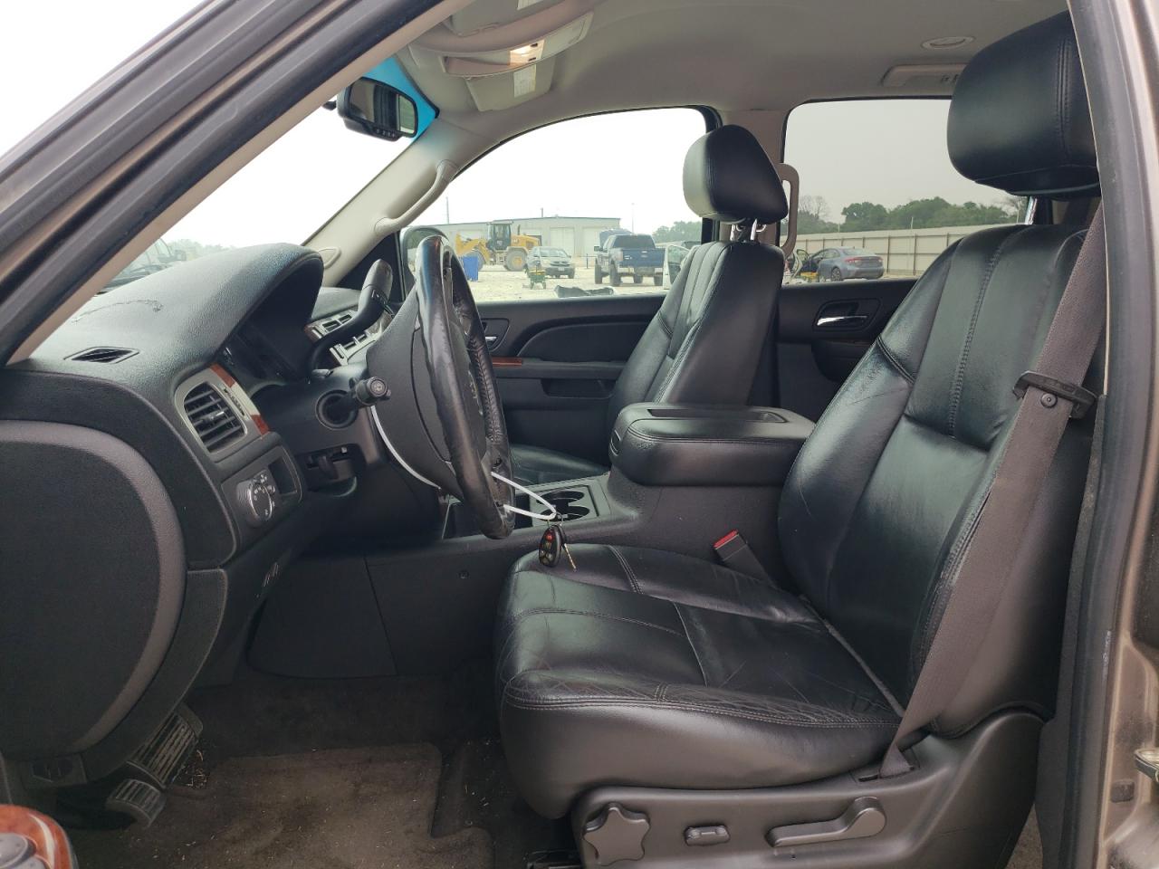 1GNSCBE00BR200774 2011 Chevrolet Tahoe C1500 Lt