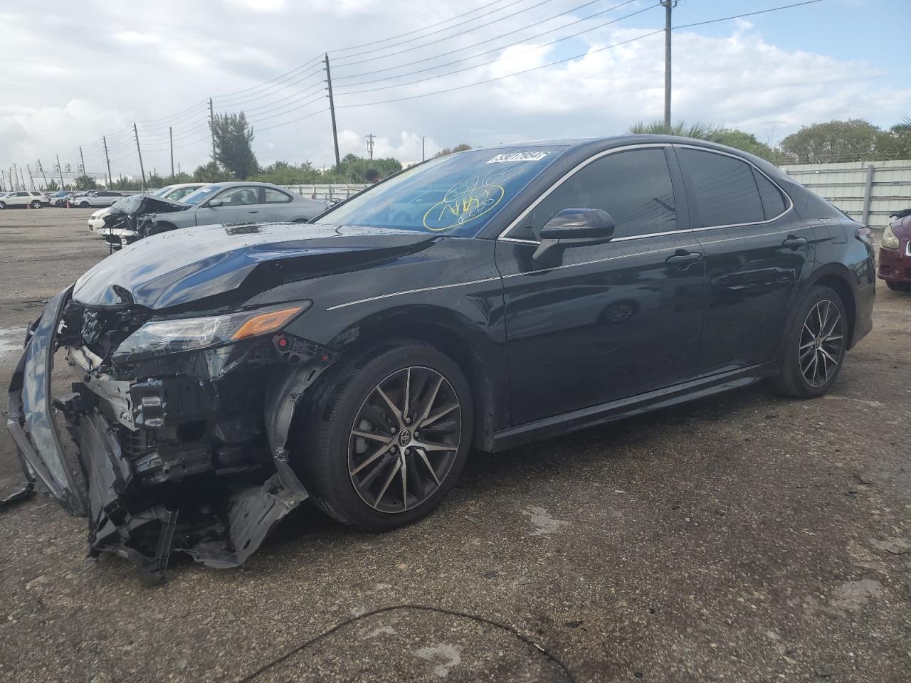 4T1G11AK2MU576765 TOYOTA CAMRY 2021