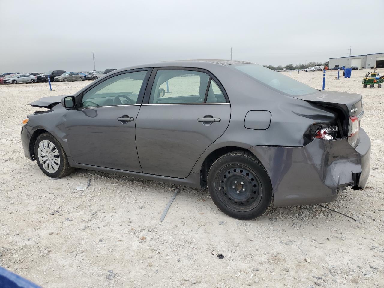 2T1BU4EE8DC980470 2013 Toyota Corolla Base