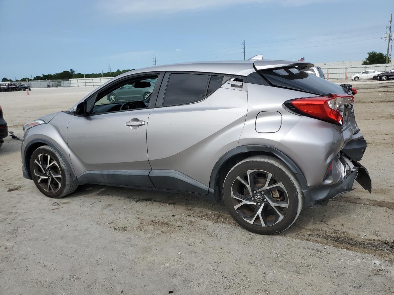 NMTKHMBX3JR010893 2018 Toyota C-Hr Xle