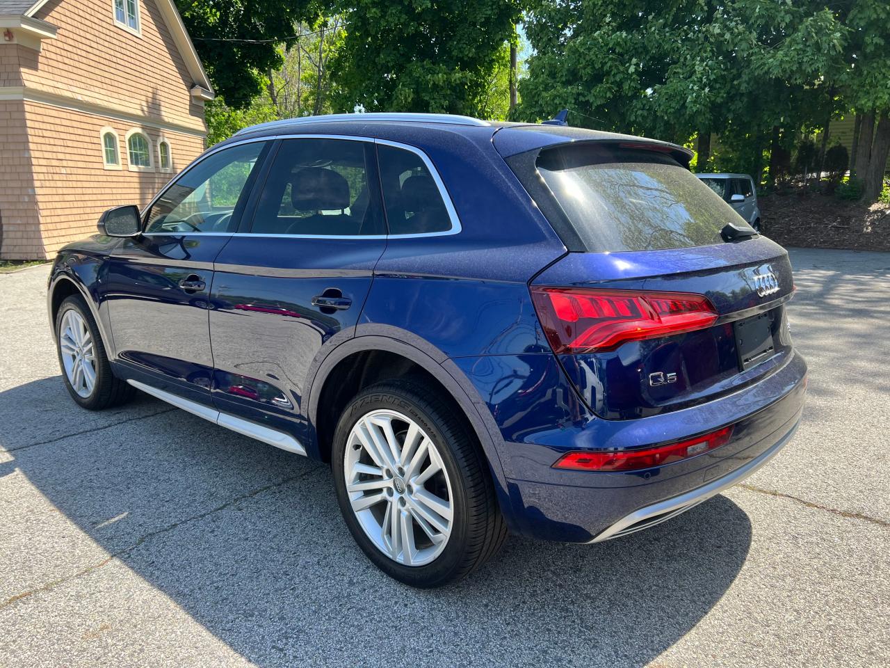 WA1BNAFY1J2054274 2018 Audi Q5 Premium Plus