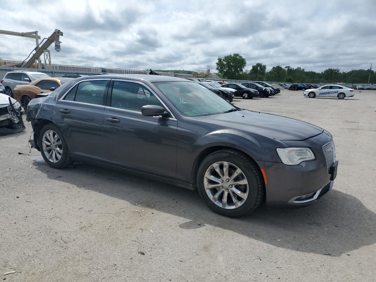 2016 Chrysler 300 Limited vin: 2C3CCARG7GH142589