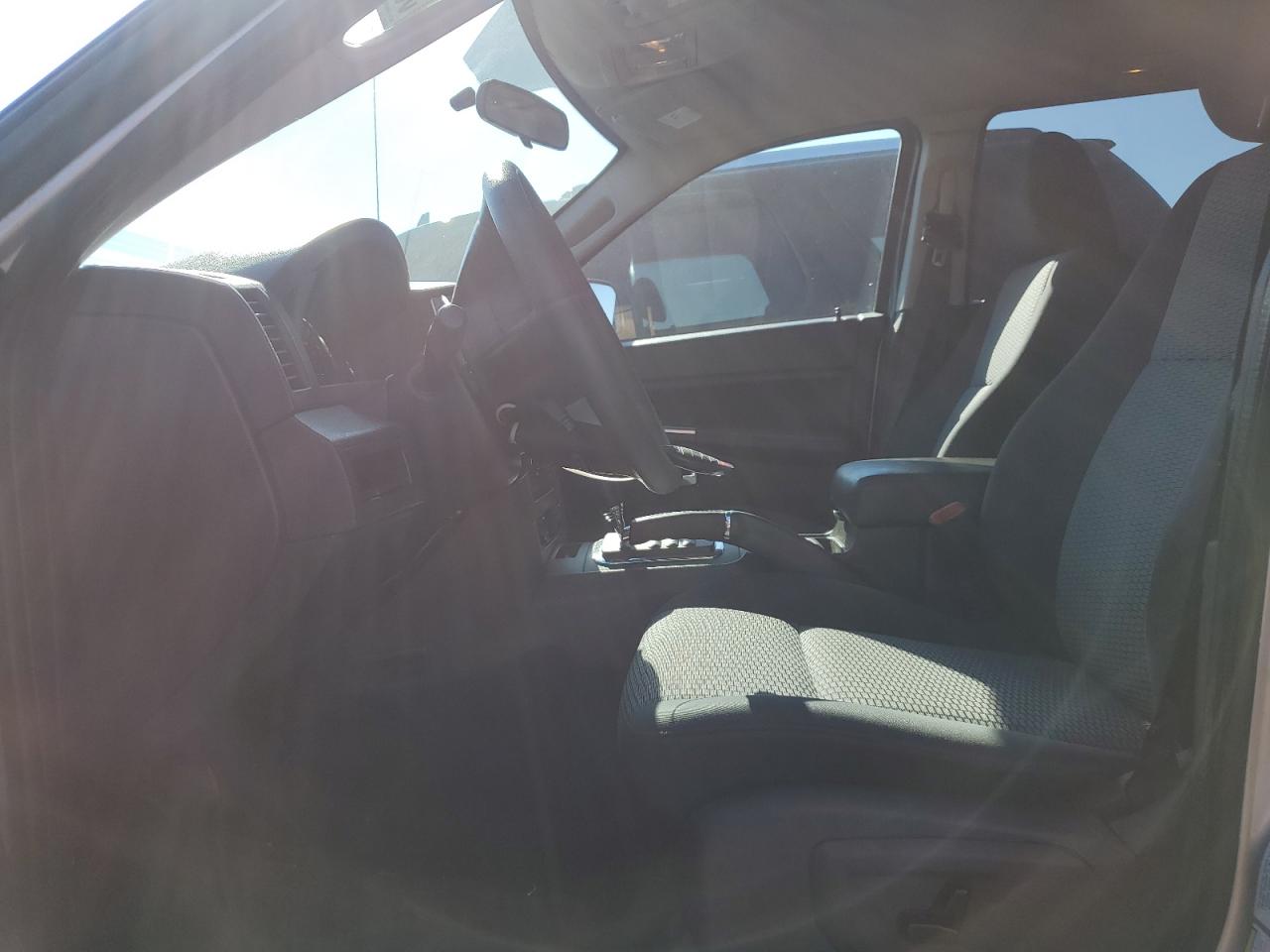 1J4PR4GK6AC140390 2010 Jeep Grand Cherokee Laredo