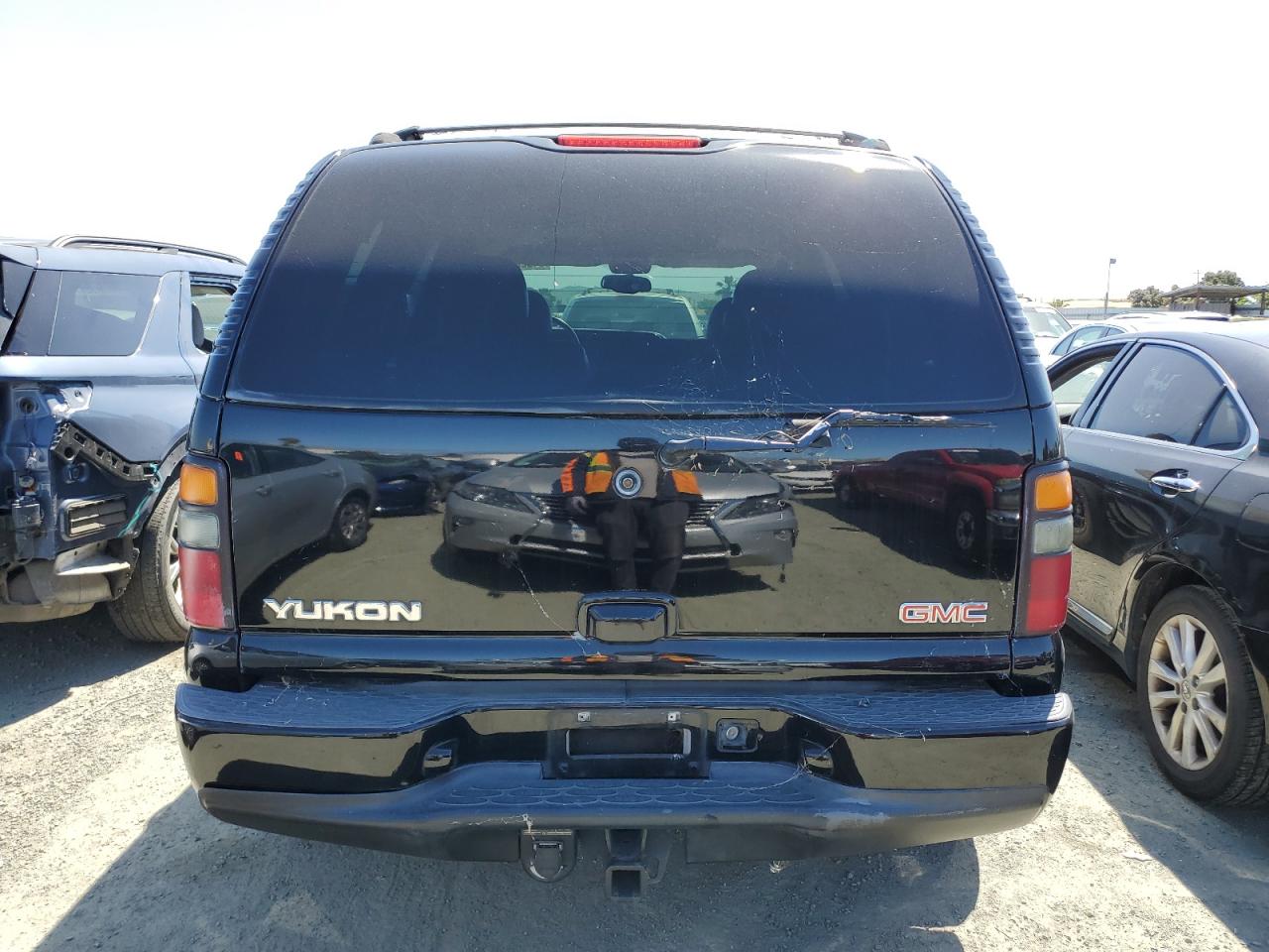 1GKEK63U95J100685 2005 GMC Yukon Denali