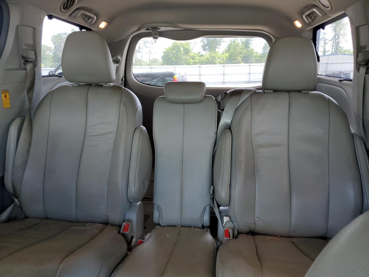 5TDYK3DC8ES508725 2014 Toyota Sienna Xle