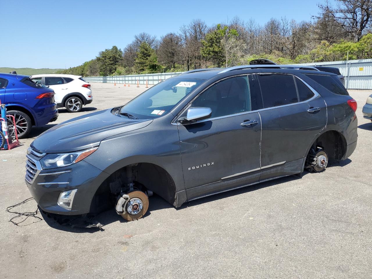 2GNAXVEV0J6101914 2018 Chevrolet Equinox Premier