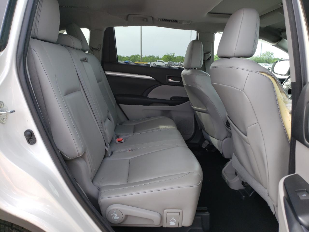 5TDJKRFH2FS754800 2015 Toyota Highlander Xle