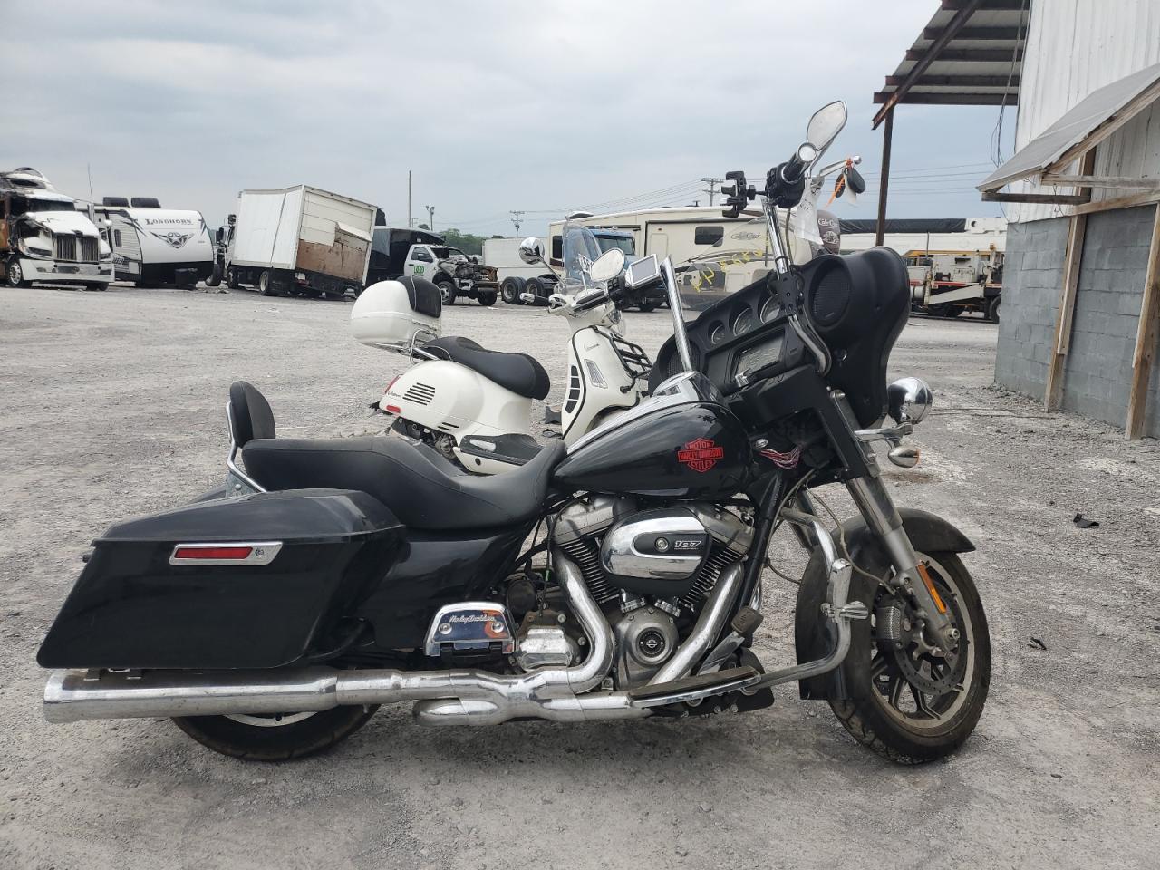 1HD1FVC23KB653523 HARLEY-DAVIDSON FLHT 2019