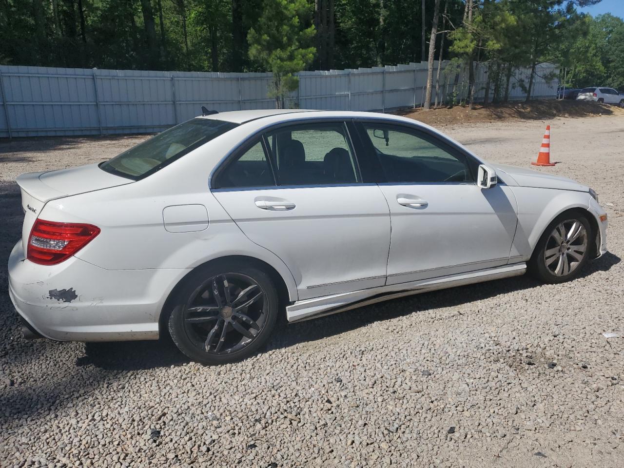 2013 Mercedes-Benz C 300 4Matic vin: WDDGF8AB3DA800681