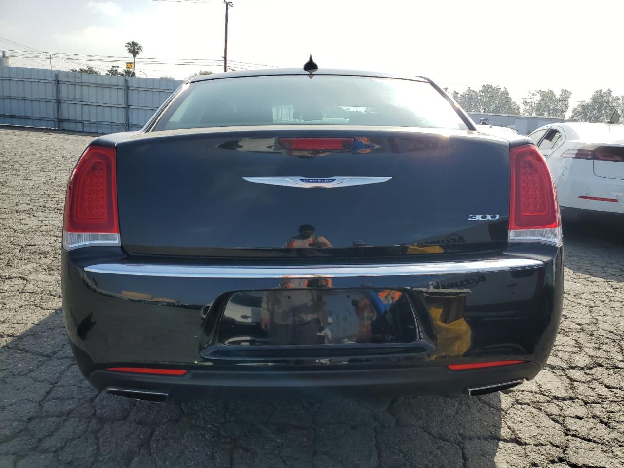 2C3CCAAG9KH517290 2019 Chrysler 300 Touring