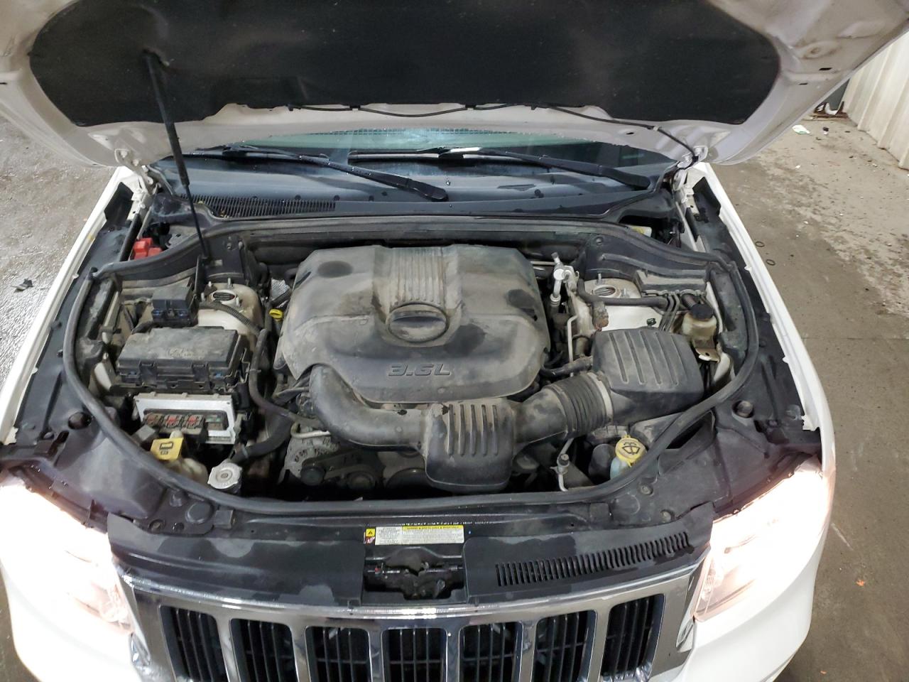 1J4RR4GG7BC519484 2011 Jeep Grand Cherokee Laredo