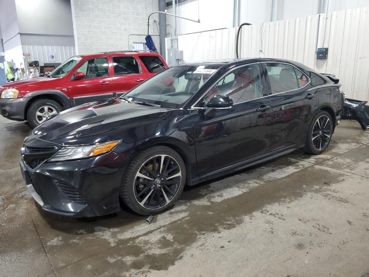 4T1BZ1HK2JU503528 2018 Toyota Camry Xse