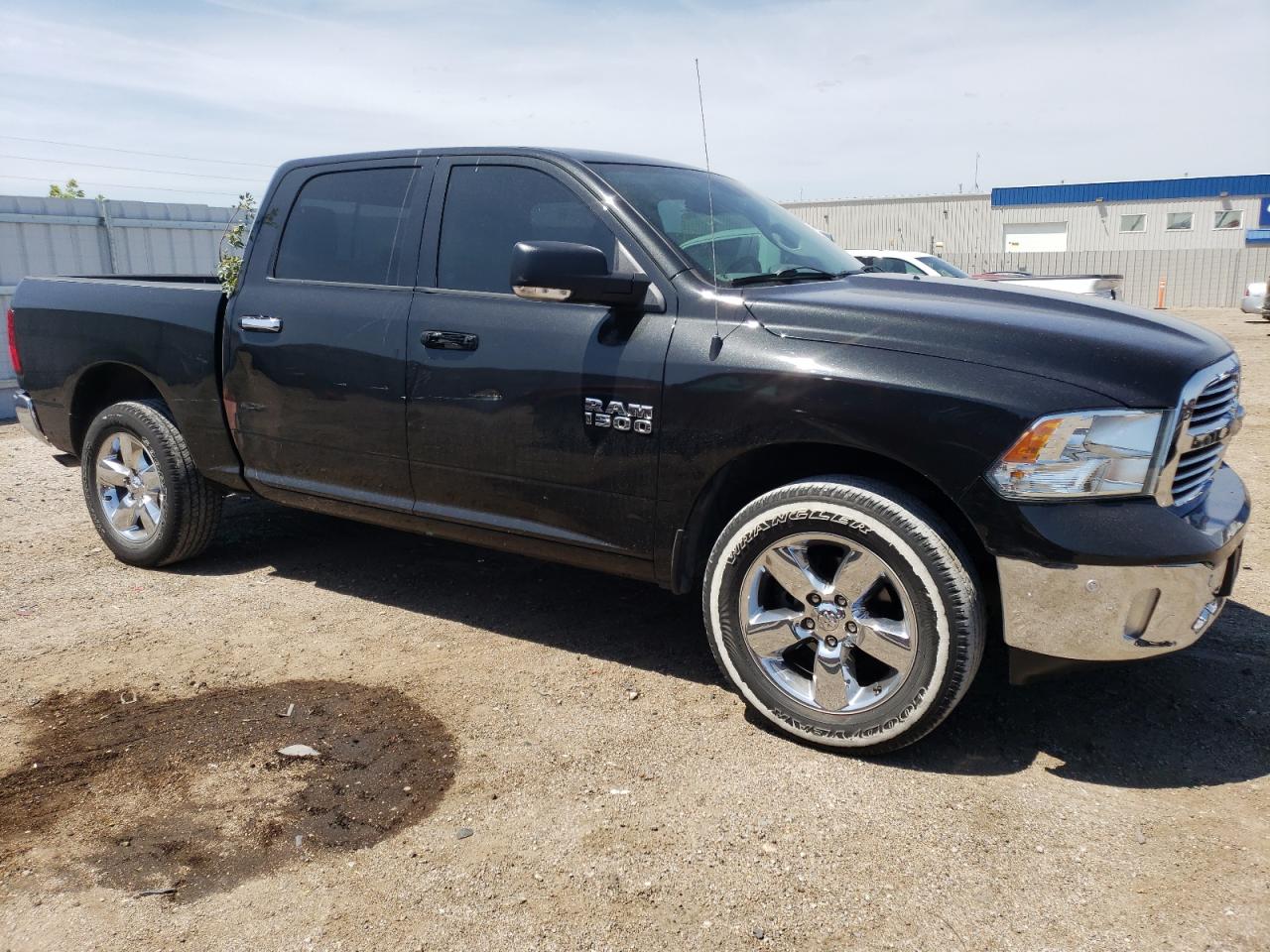 1C6RR7LG9JS224119 2018 Ram 1500 Slt