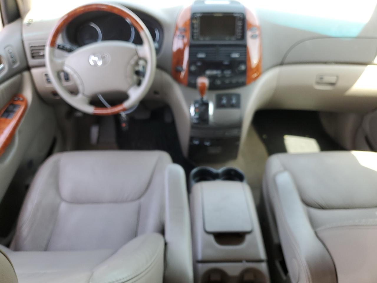 5TDZK22CX8S127772 2008 Toyota Sienna Xle