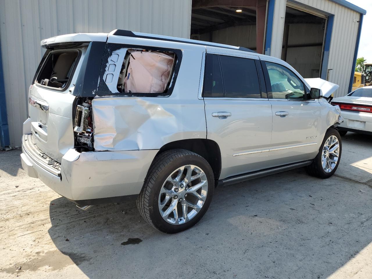 1GKS2CKJ3KR100347 2019 GMC Yukon Denali