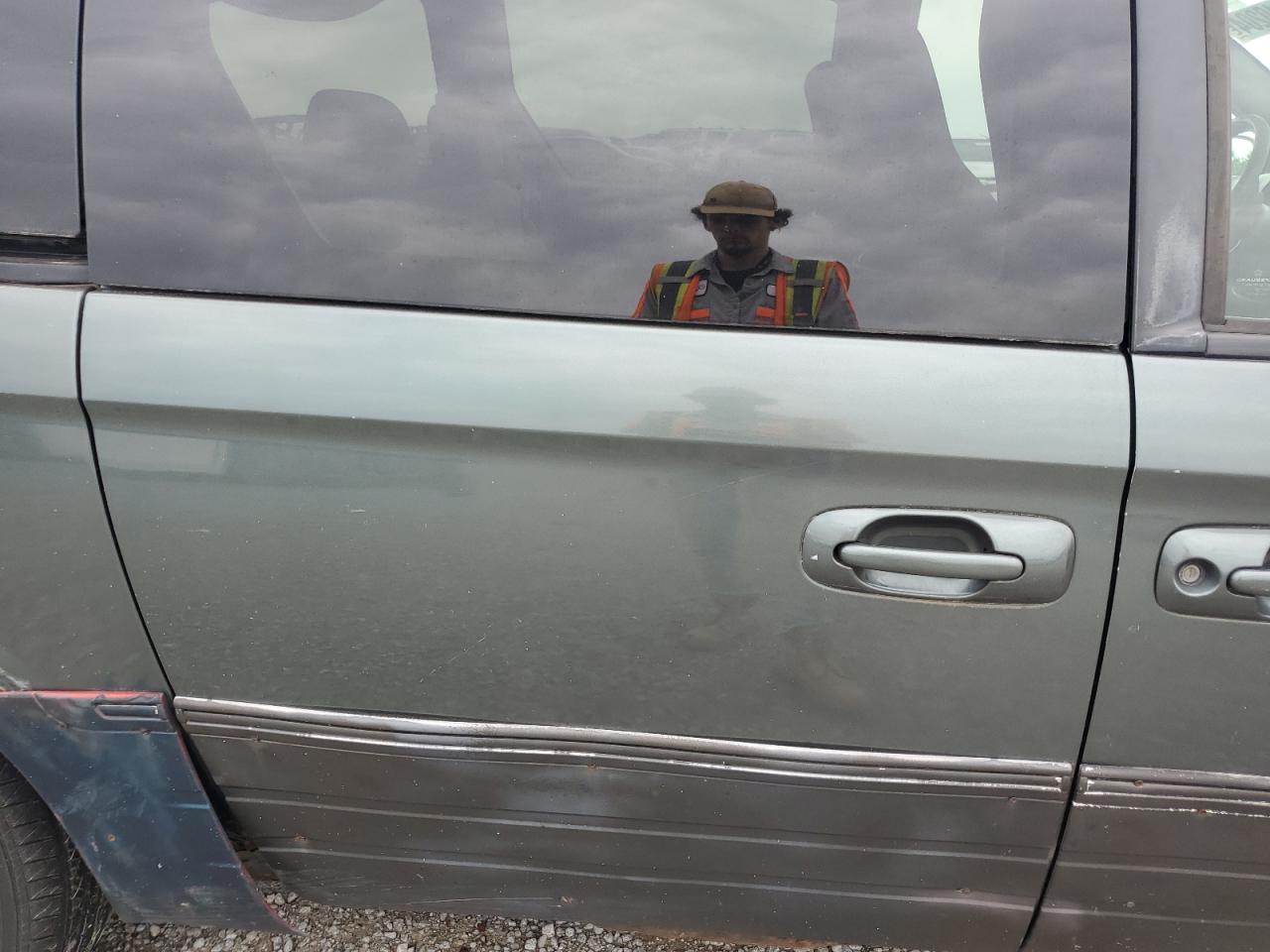 2B4GP44352R701077 2002 Dodge Grand Caravan Sport