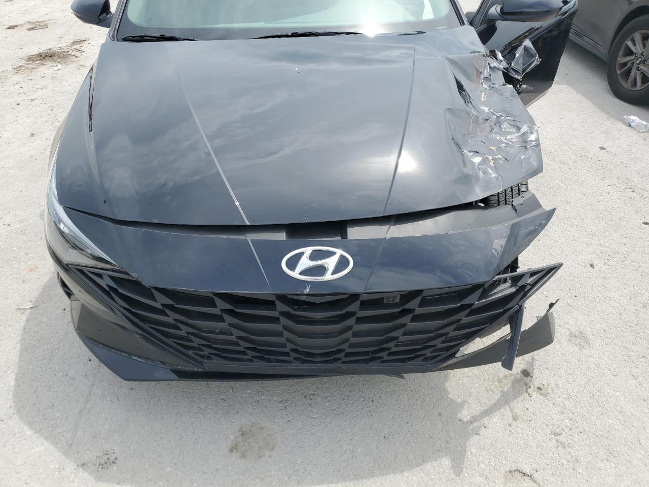 KMHLL4AG7NU309421 2022 Hyundai Elantra Se