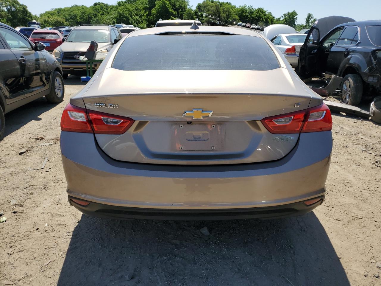 1G1ZD5ST6JF289814 2018 Chevrolet Malibu Lt