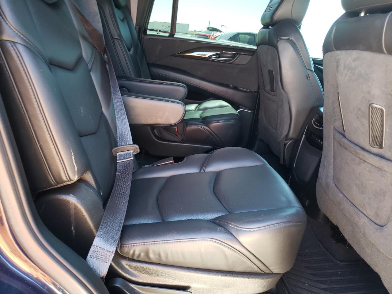 1GYS3DKJ6HR234058 2017 Cadillac Escalade Platinum