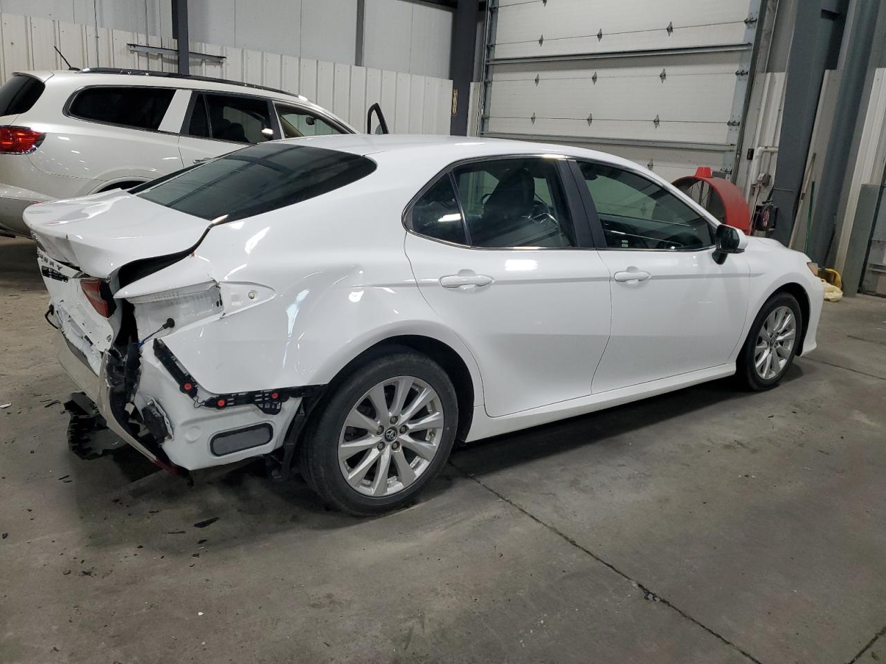 4T1B11HK4JU522072 2018 Toyota Camry L