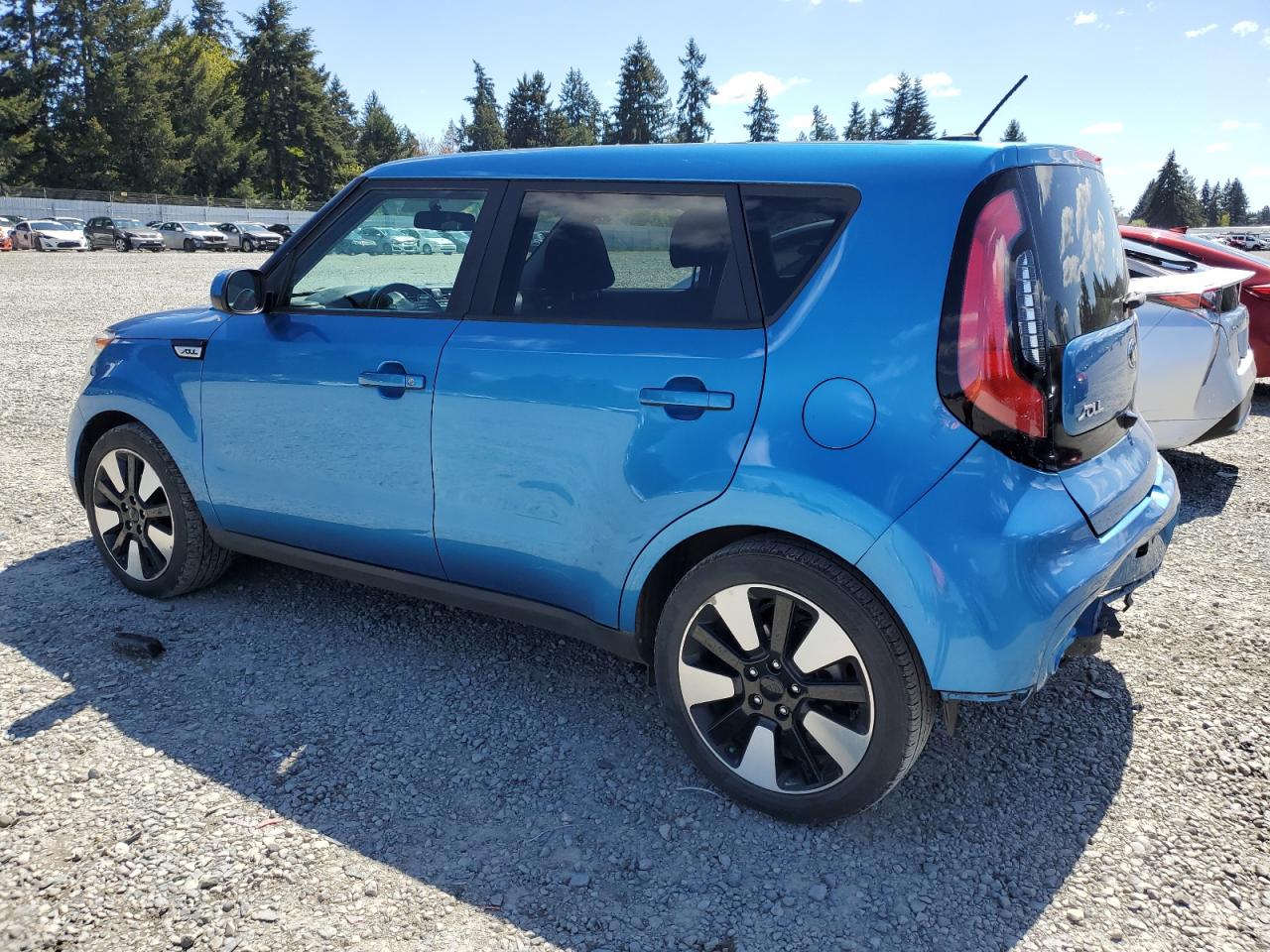 KNDJP3A52J7562521 2018 Kia Soul +