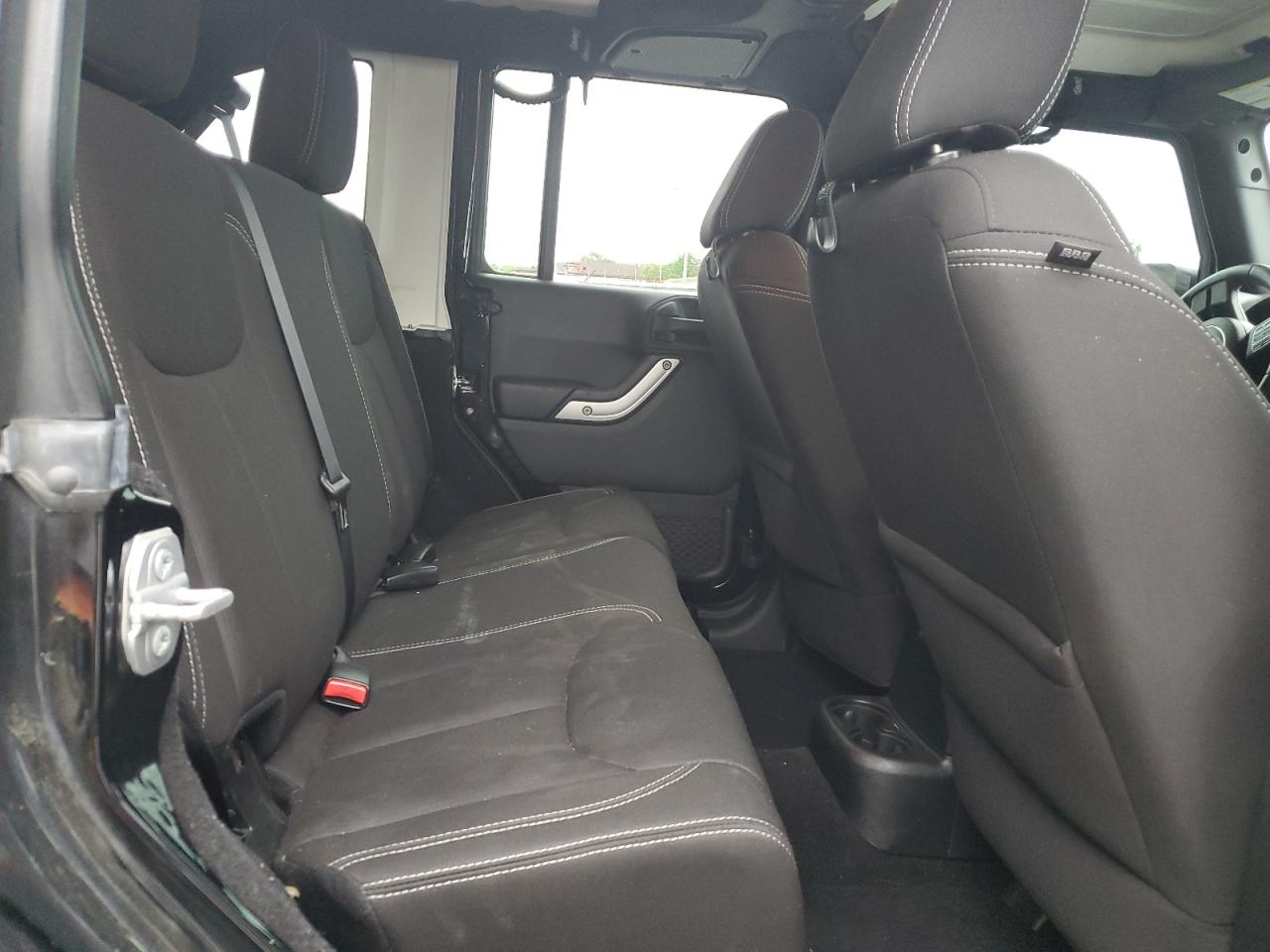 1C4HJWEG9FL647755 2015 Jeep Wrangler Unlimited Sahara