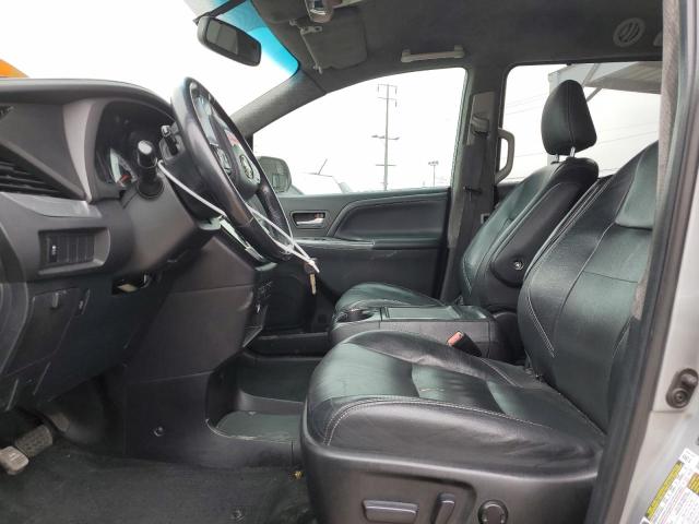  TOYOTA SIENNA 2015 Серебристый