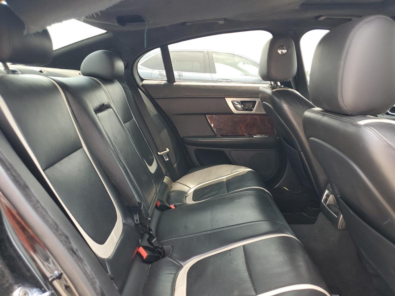 SAJWJ0FF1F8U70150 2015 Jaguar Xf 3.0 Sport Awd