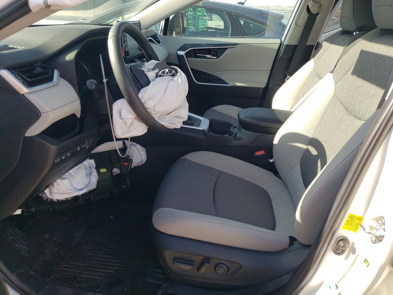 2T3P1RFV5MC255295 2021 Toyota Rav4 Xle