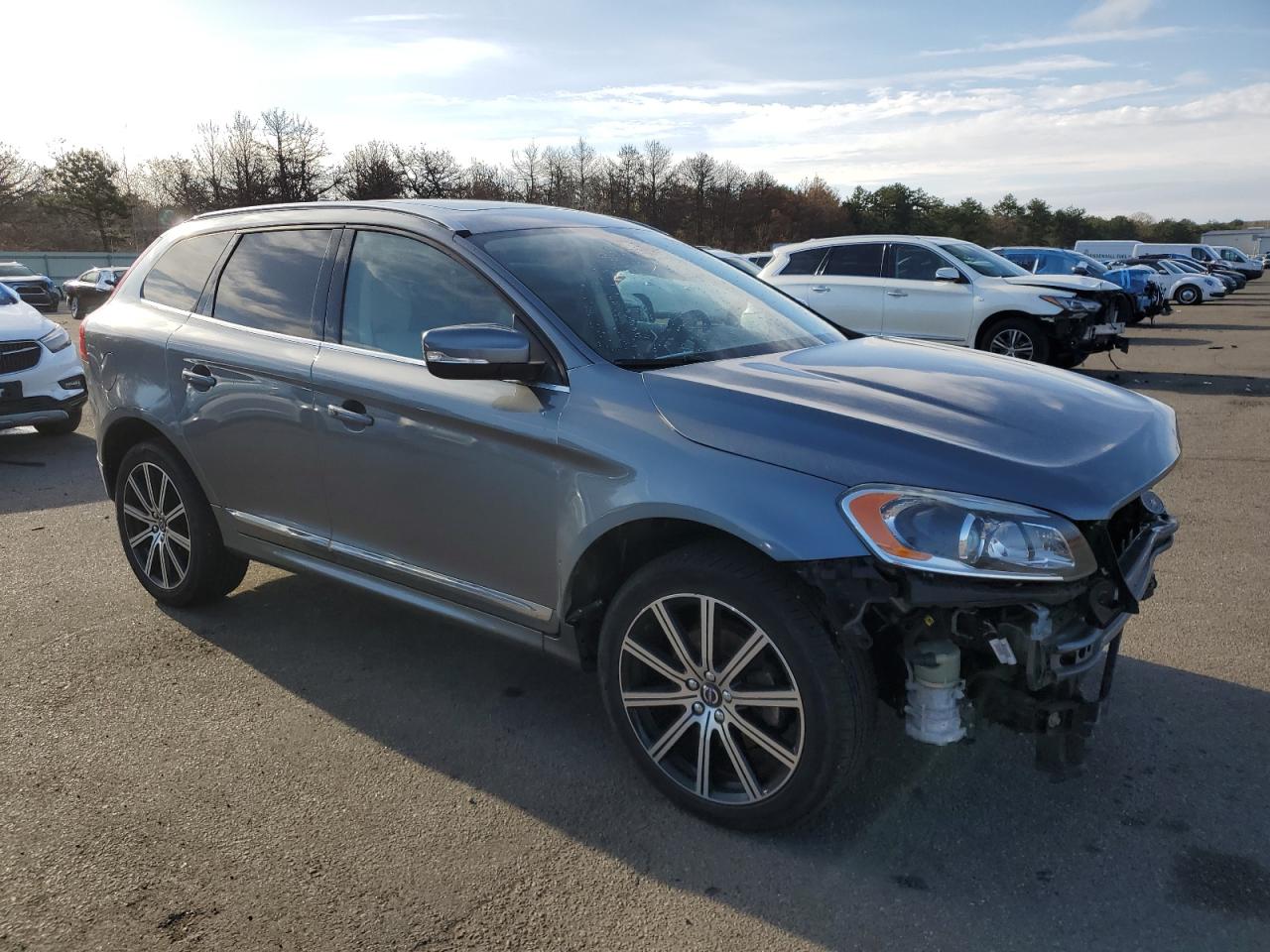 Lot #2962483919 2017 VOLVO XC60 T6 IN