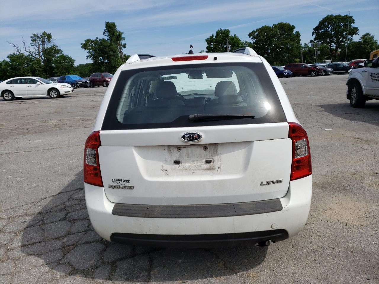 KNAFG526677048489 2007 Kia Rondo Lx