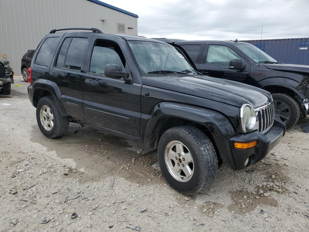 1J4GL58K84W262080 2004 Jeep Liberty Limited