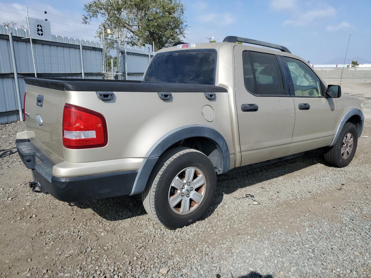 1FMEU31K57UB27482 2007 Ford Explorer Sport Trac Xlt