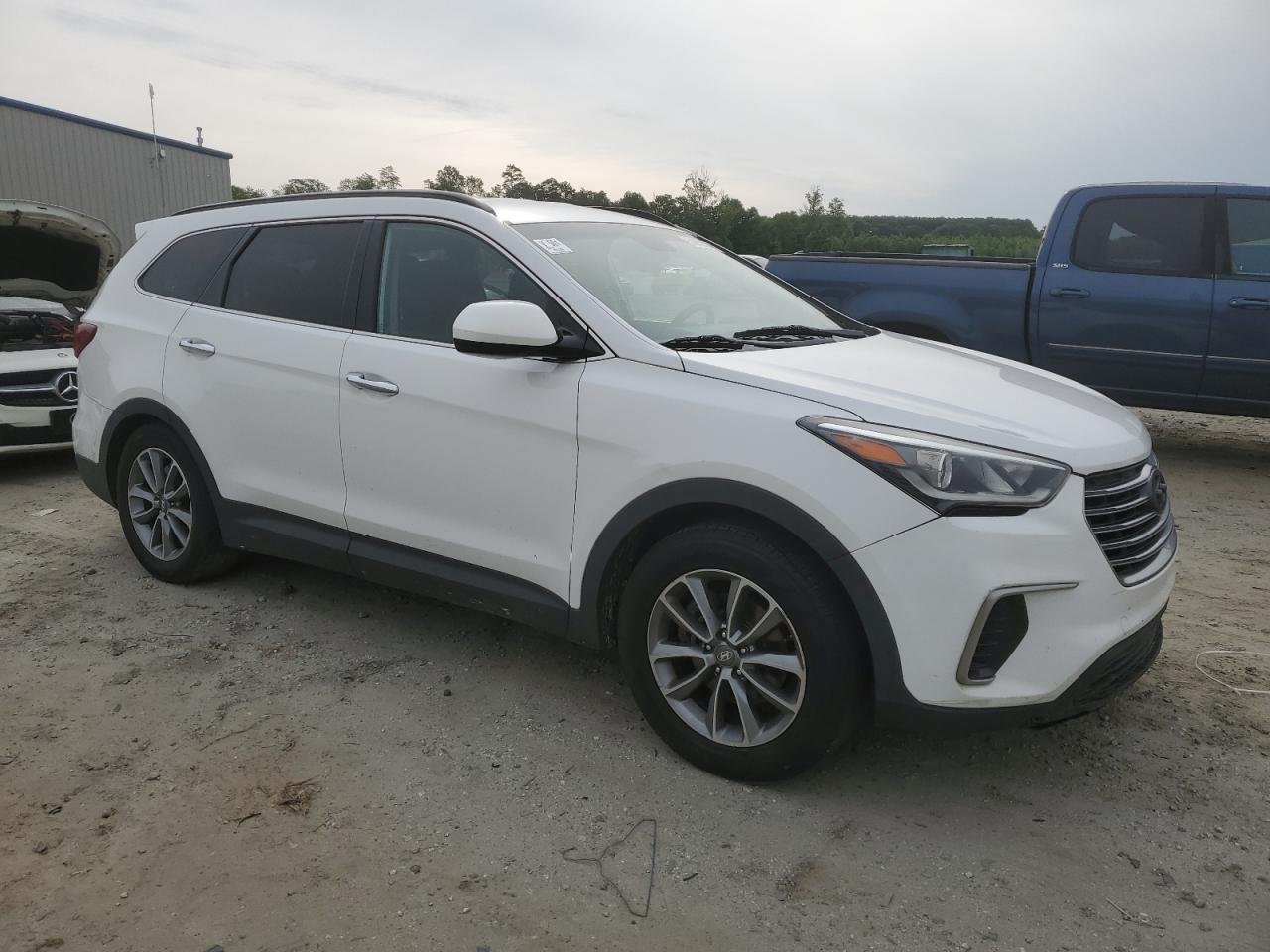 KM8SM4HF7HU224783 2017 Hyundai Santa Fe Se