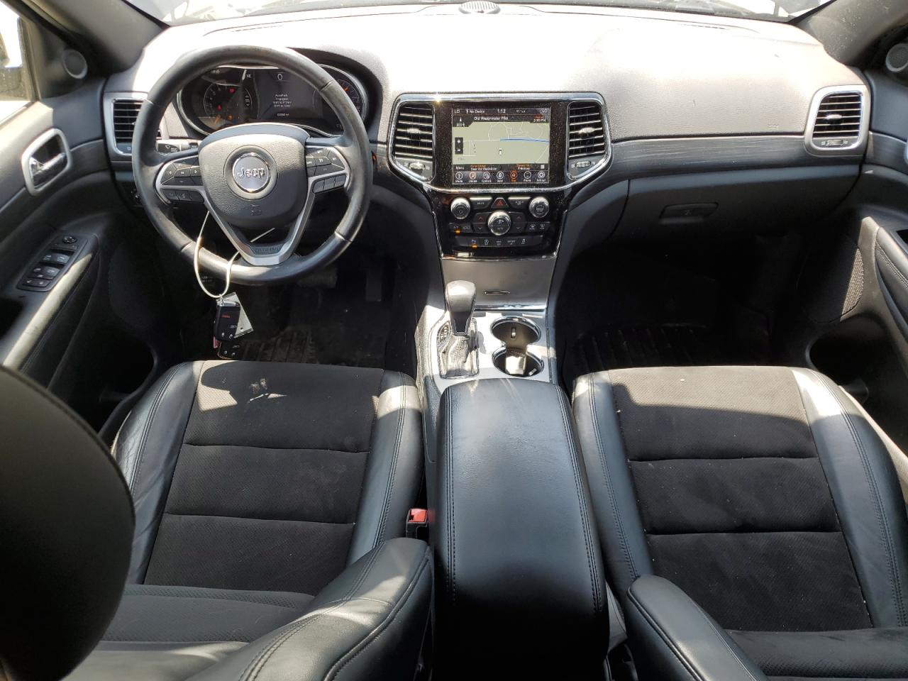 1C4RJFAG1LC327299 2020 Jeep Grand Cherokee Laredo