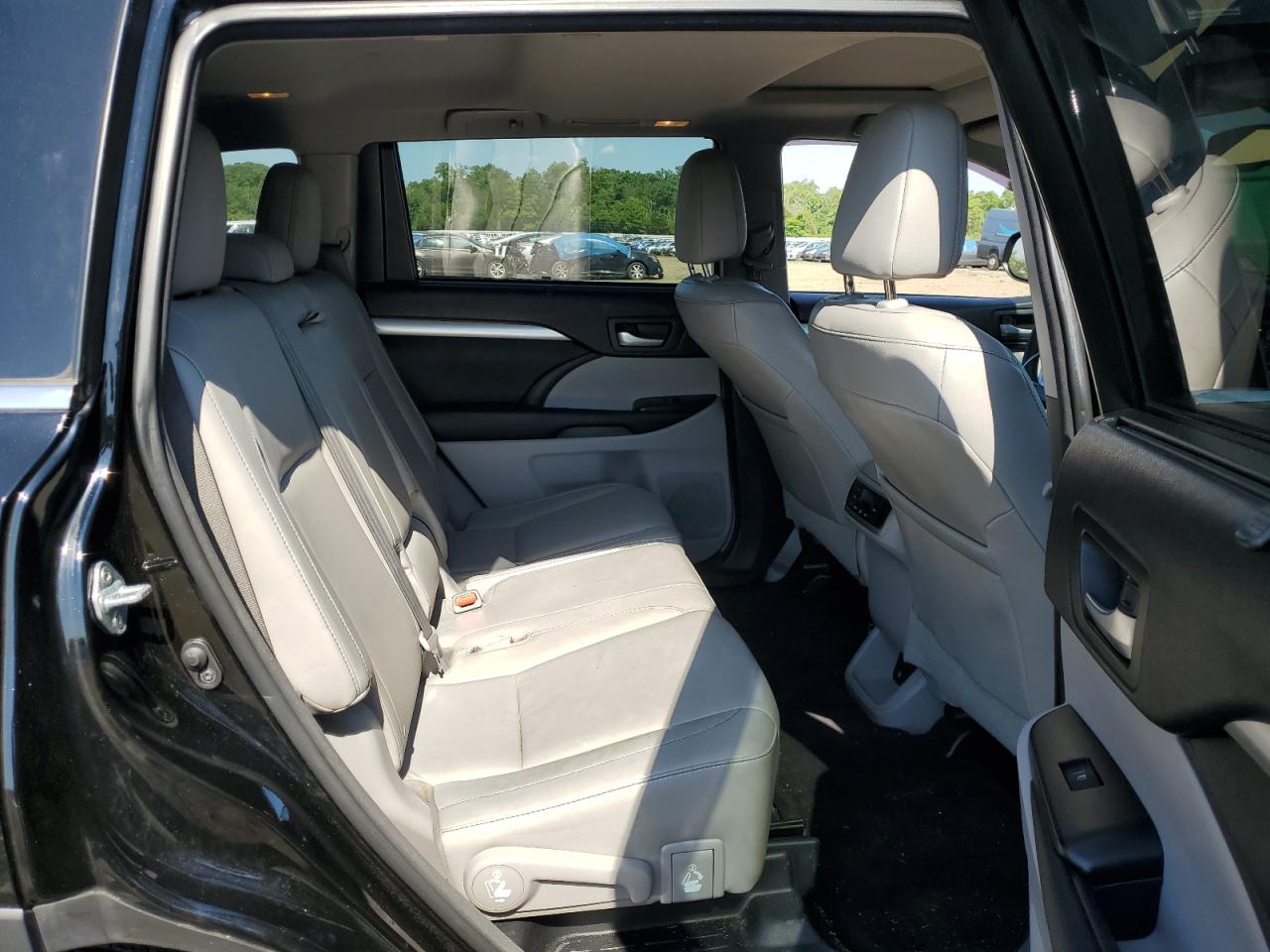 5TDJKRFH2FS207737 2015 Toyota Highlander Xle