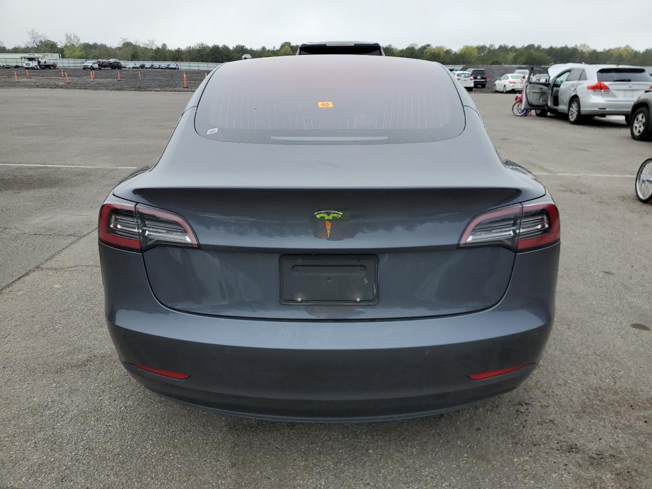 2019 Tesla Model 3 vin: 5YJ3E1EA6KF311040